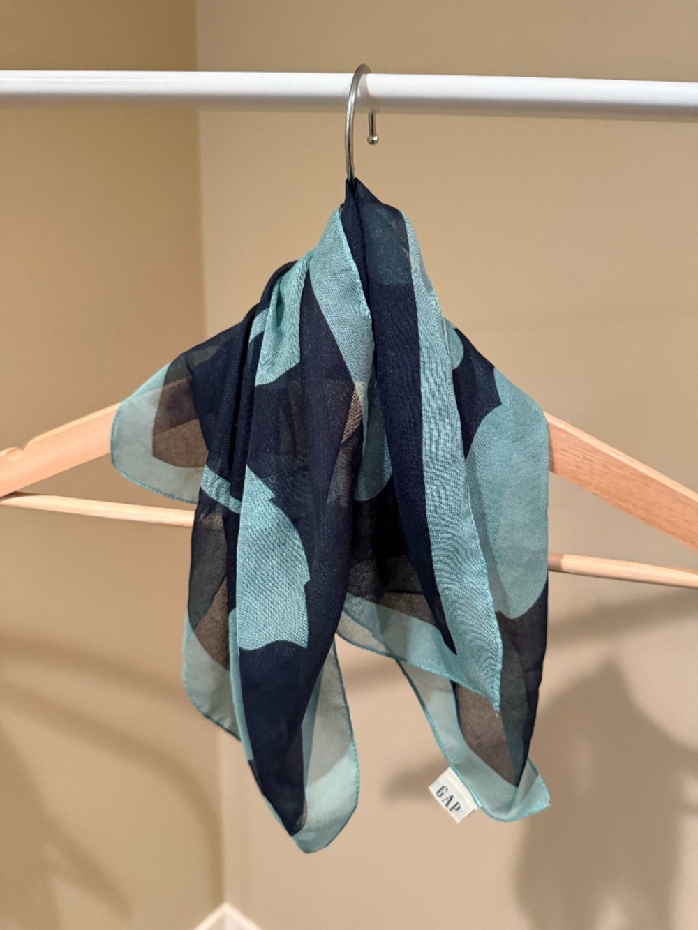 Gap square scarf blue/green